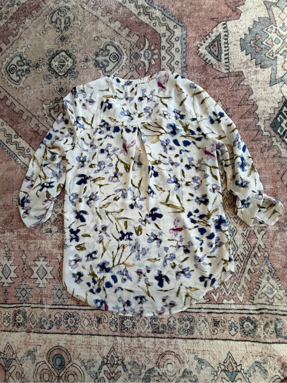 White Floral 3/4 Sleeve V-Neck Blouse - Picture 6 of 7